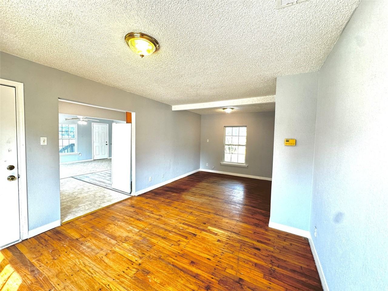 1415 Abelia St - Photo 6 of 18