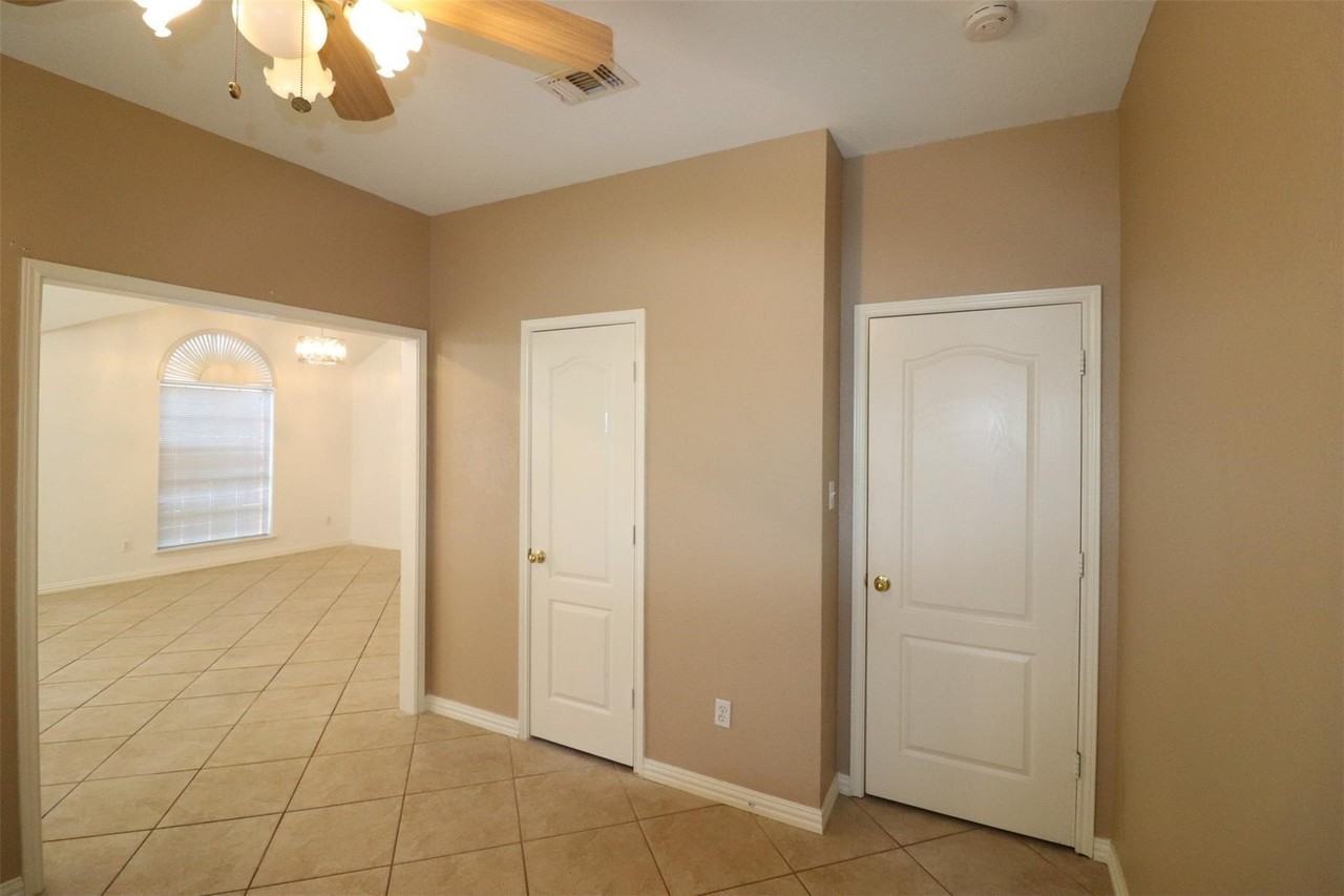 6100 Harwood Crossing Dr - Photo 5 of 24