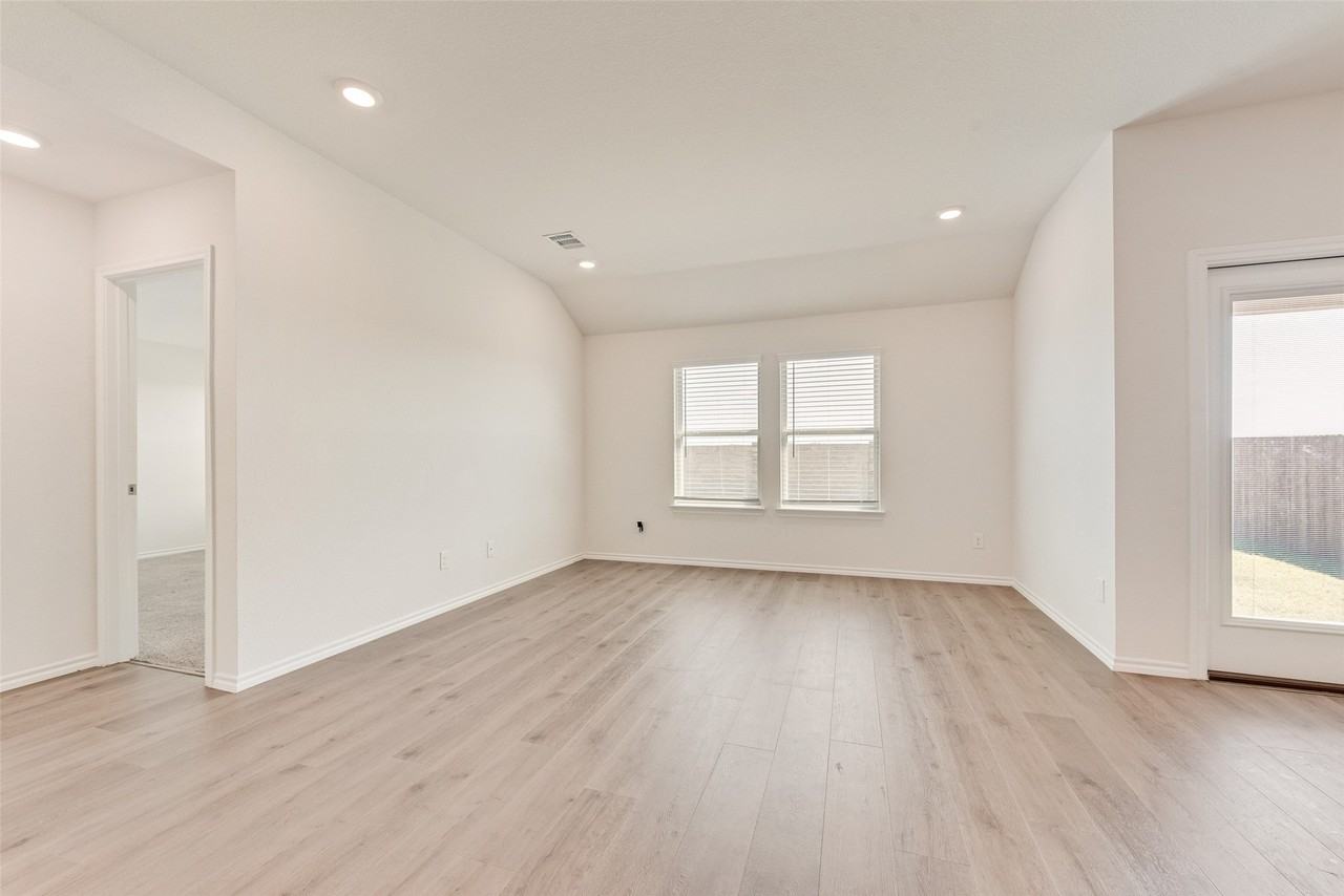 2706 Knollwood Trl - Photo 5 of 20
