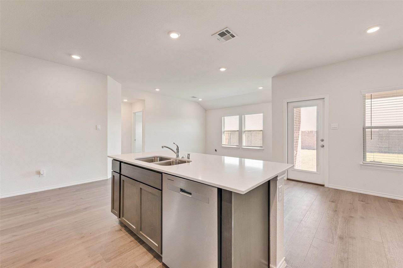 2706 Knollwood Trl - Photo 6 of 20
