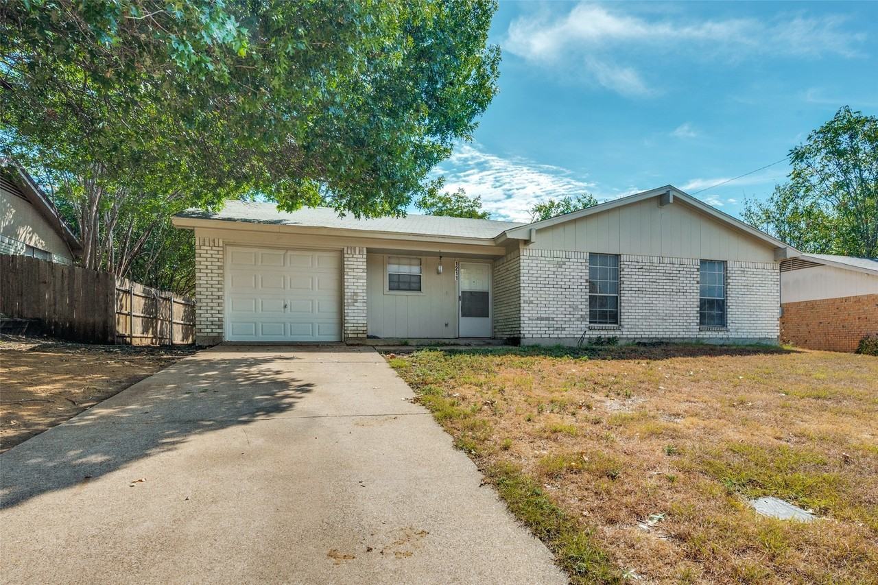 1211 Neptune Dr - Photo 2 of 25