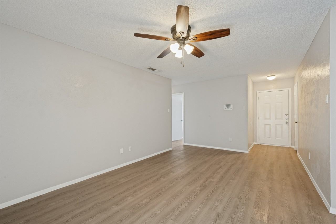 1211 Neptune Dr - Photo 3 of 25