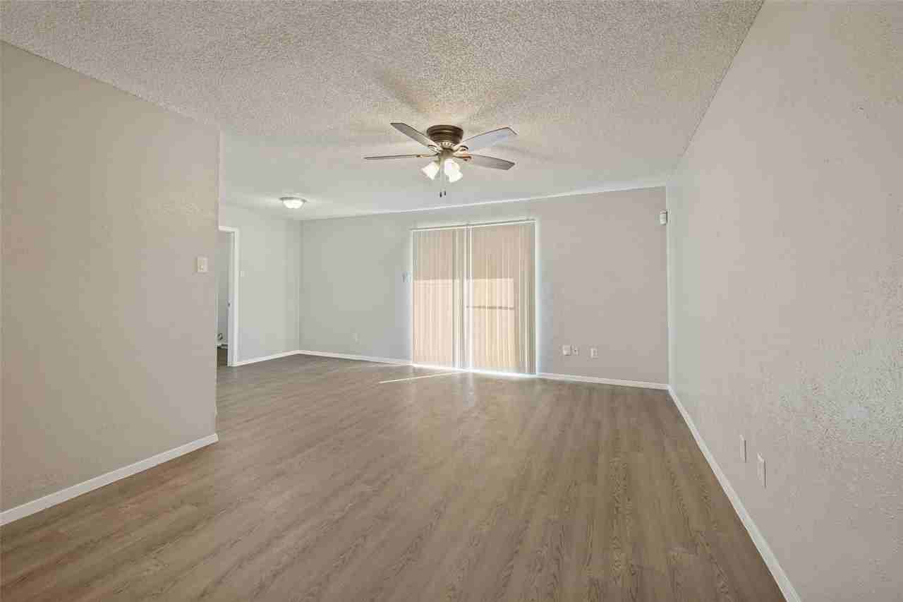 1211 Neptune Dr - Photo 5 of 25