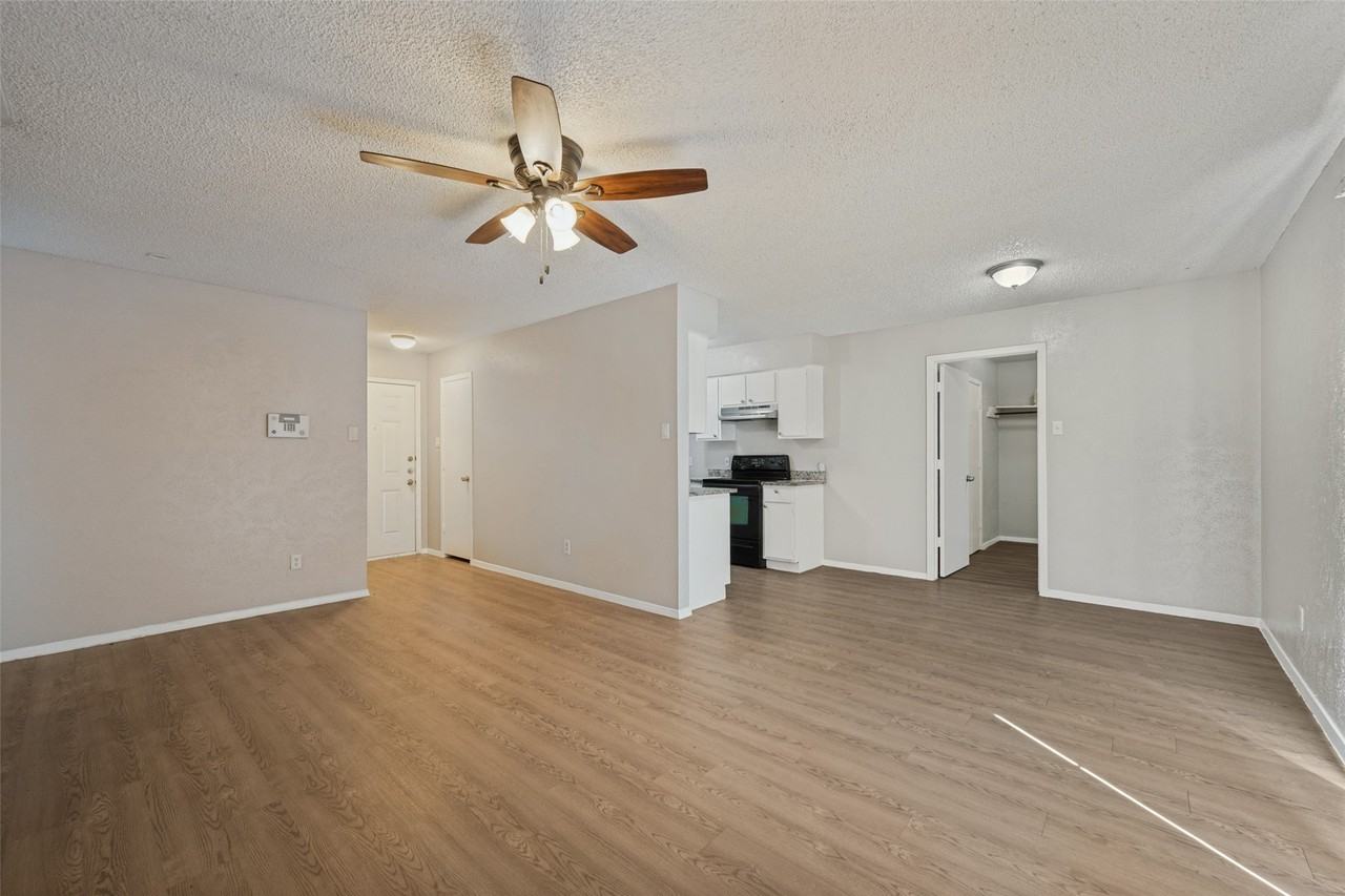 1211 Neptune Dr - Photo 6 of 25