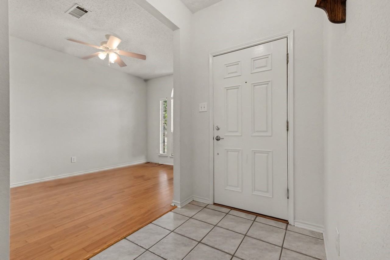 1306 Woodmont Dr - Photo 6 of 40