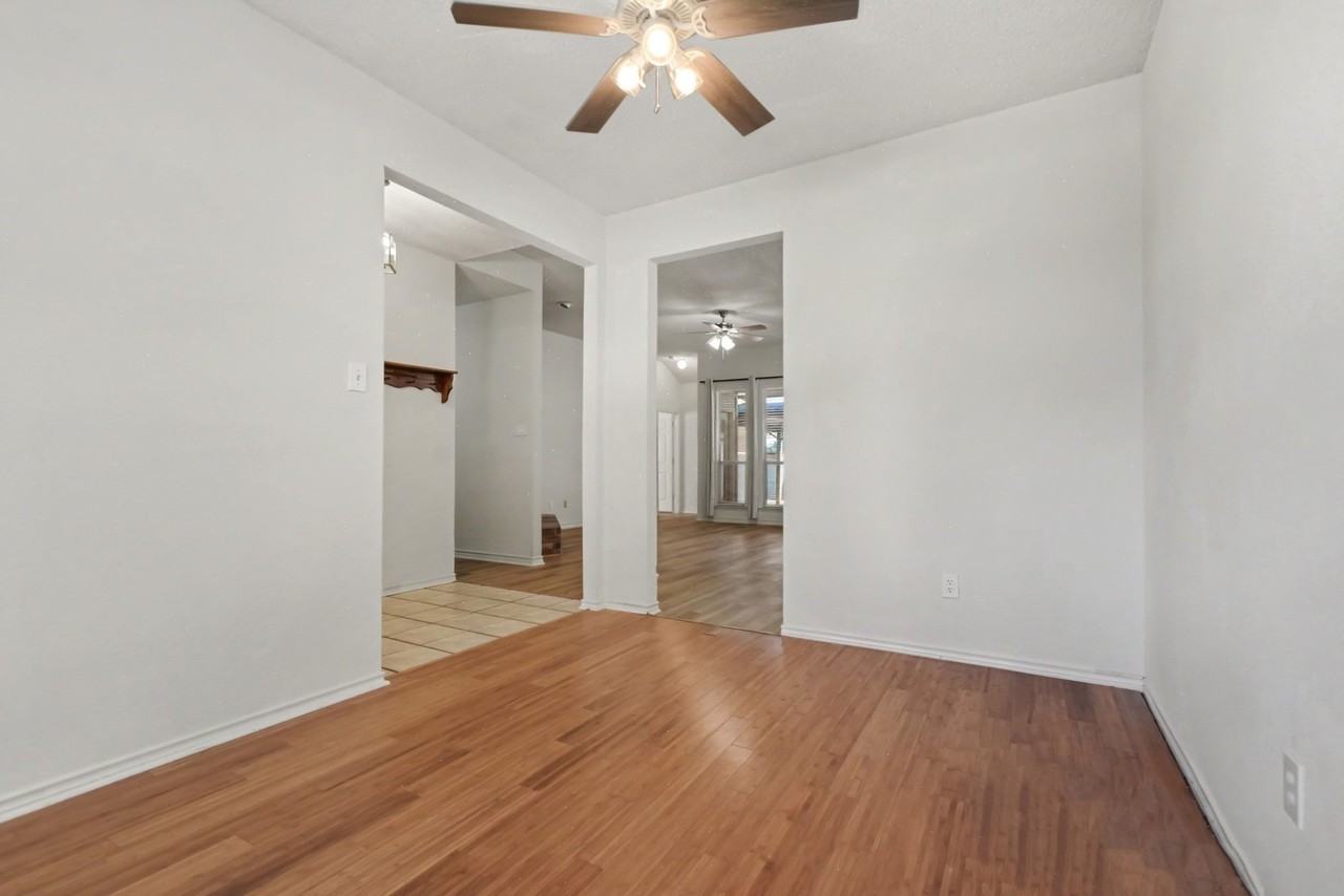 1306 Woodmont Dr - Photo 7 of 40