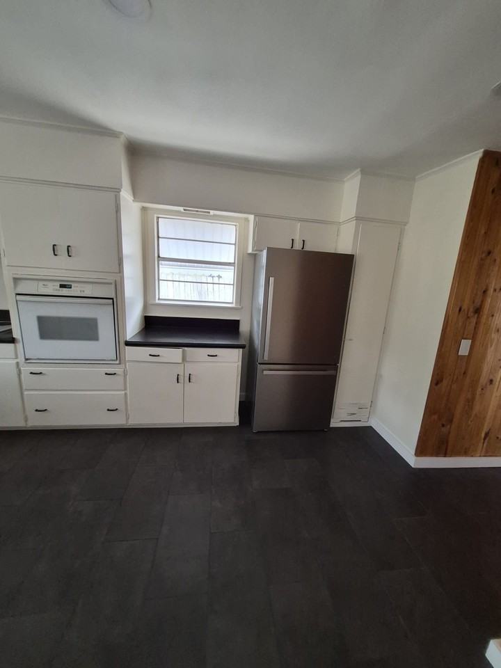 120 Carthel St - Photo 4 of 13