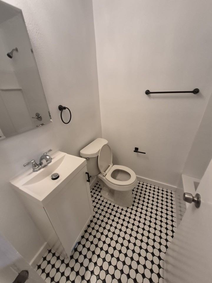 120 Carthel St - Photo 5 of 13
