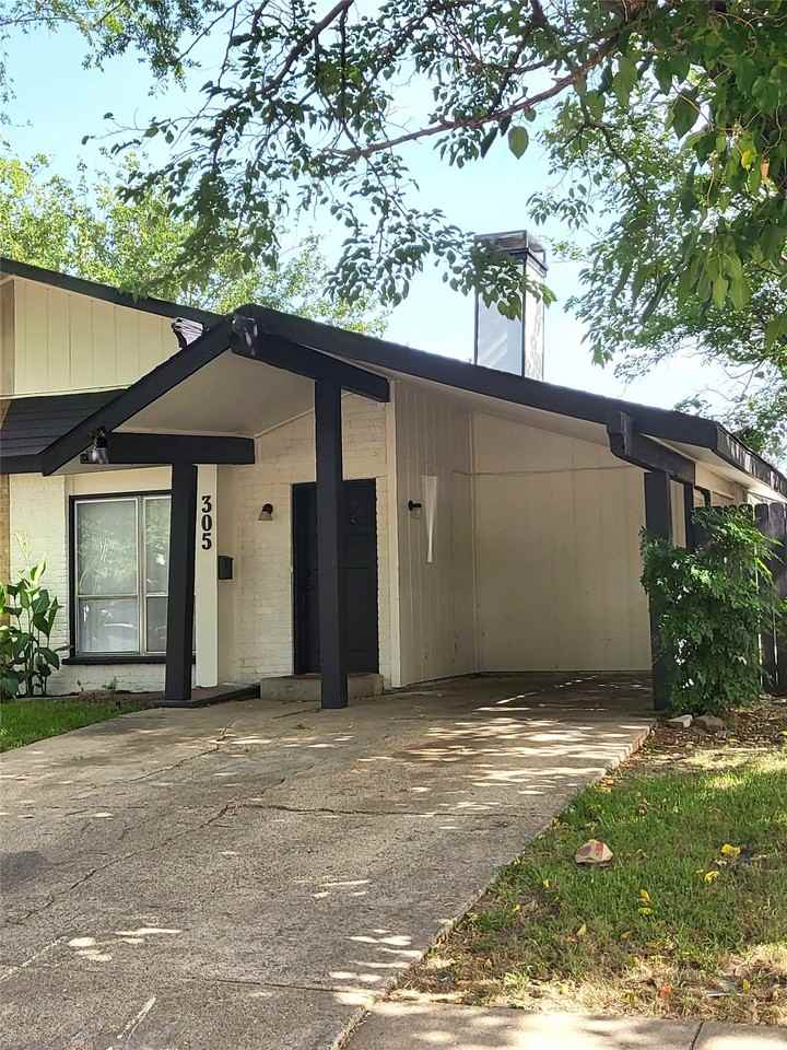 305 Trinidad Dr - Photo 2 of 17
