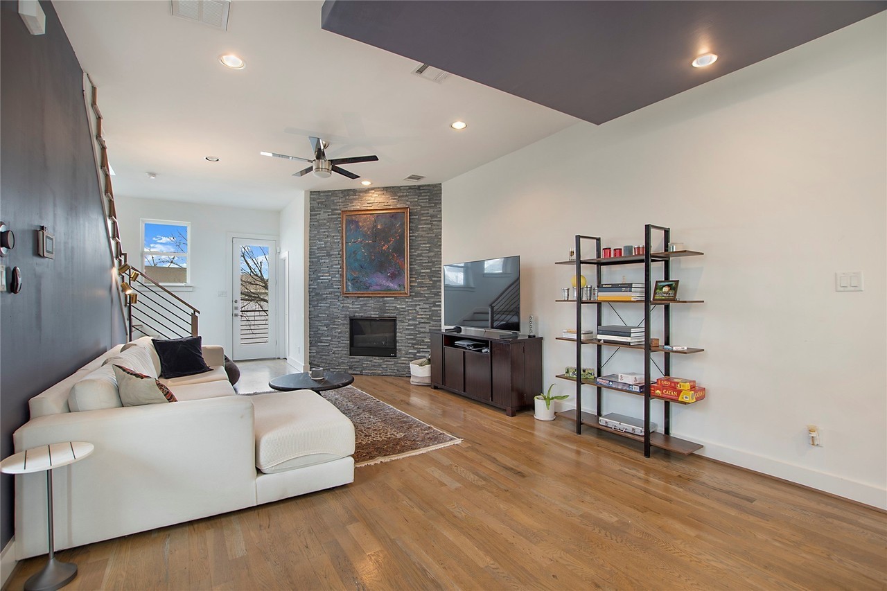 4634 Virginia Ave - Photo 3 of 36