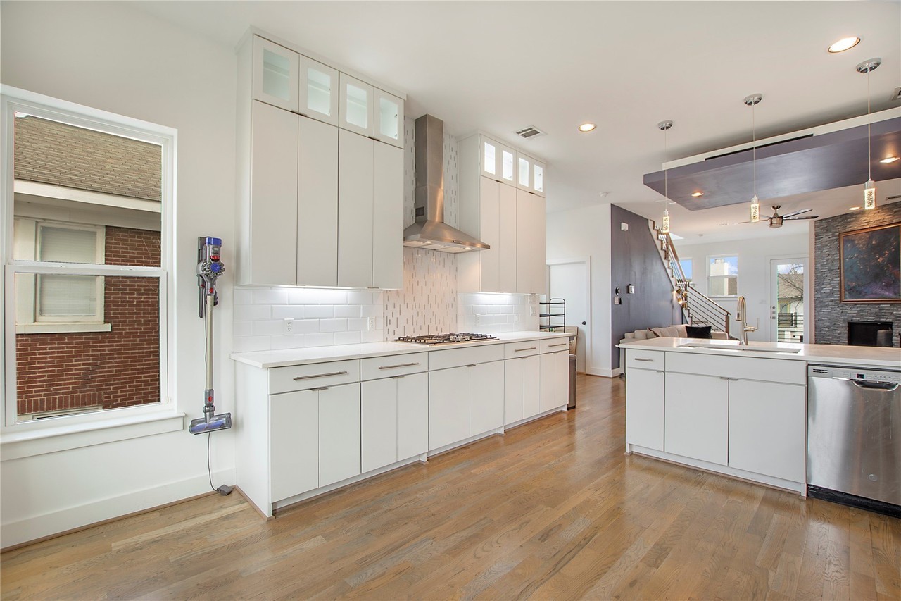 4634 Virginia Ave - Photo 5 of 36