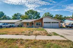 213 W Dorris Dr - Photo 1 of 1