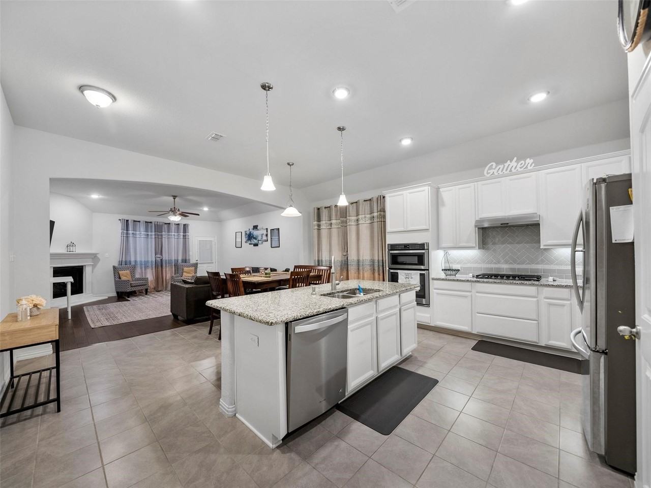 3017 Spring Creek Trl - Photo 5 of 16