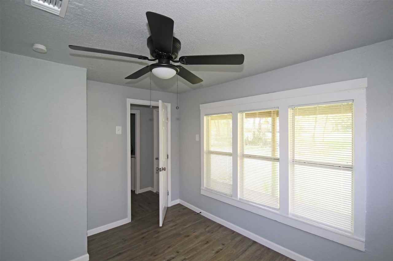 1307 Joslin St - Photo 4 of 27