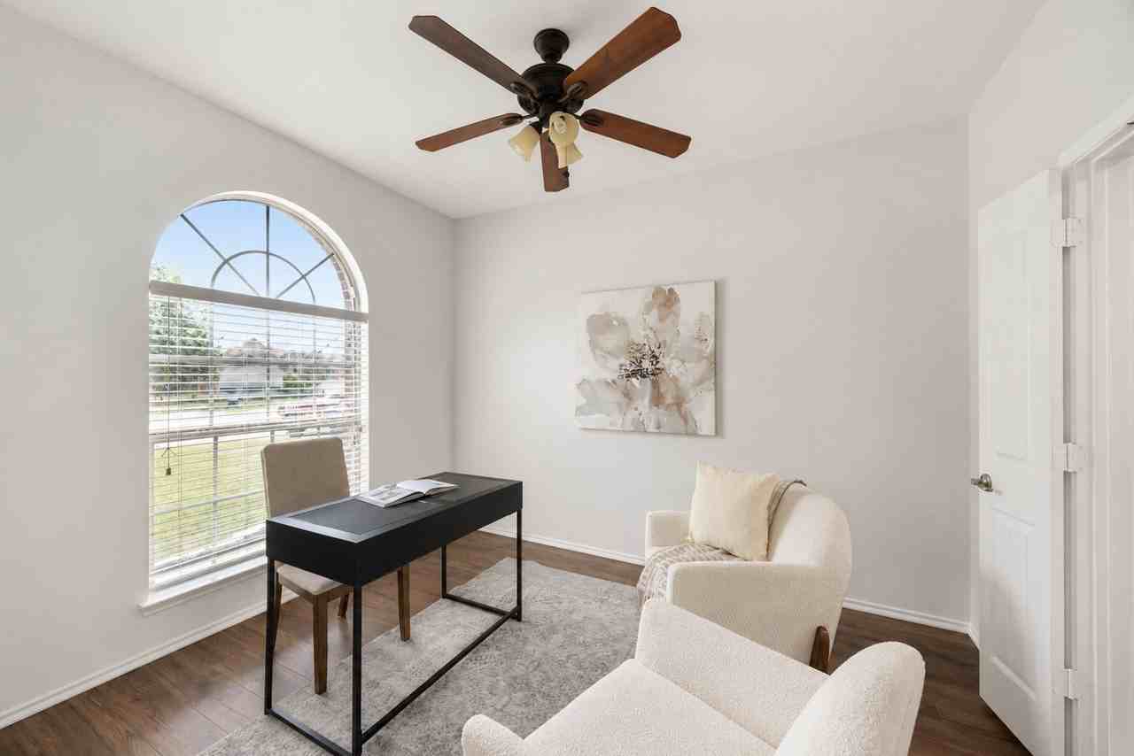 5049 Diamond Peak Ct - Photo 4 of 21