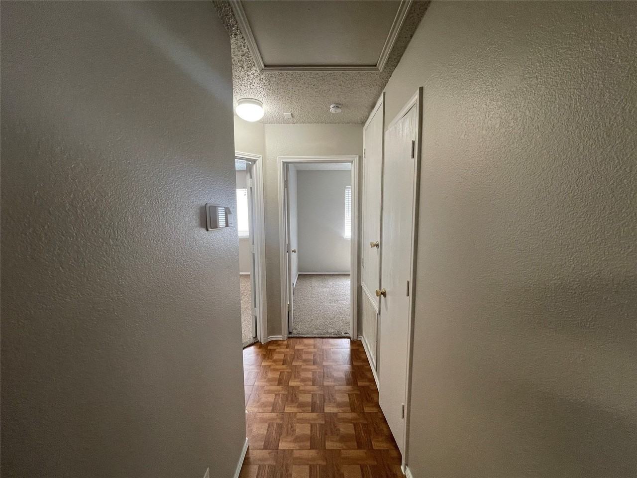 1005 Post Oak Trl - Photo 7 of 15