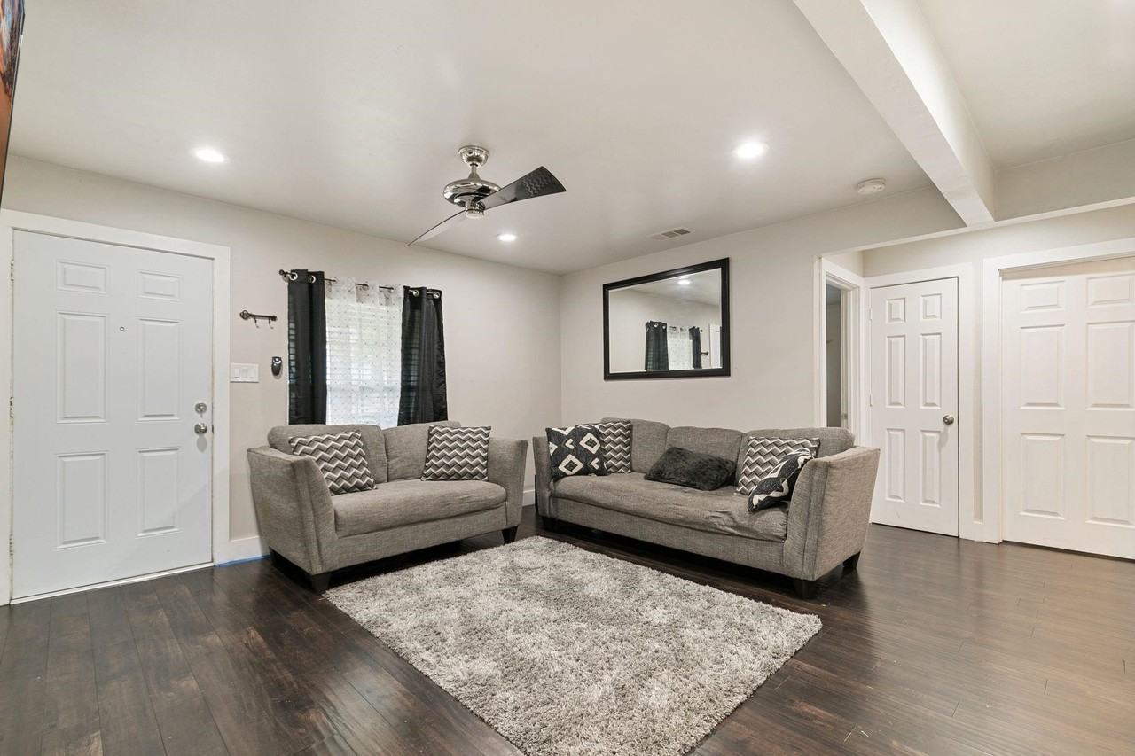 1506 E Waco Ave - Photo 4 of 27