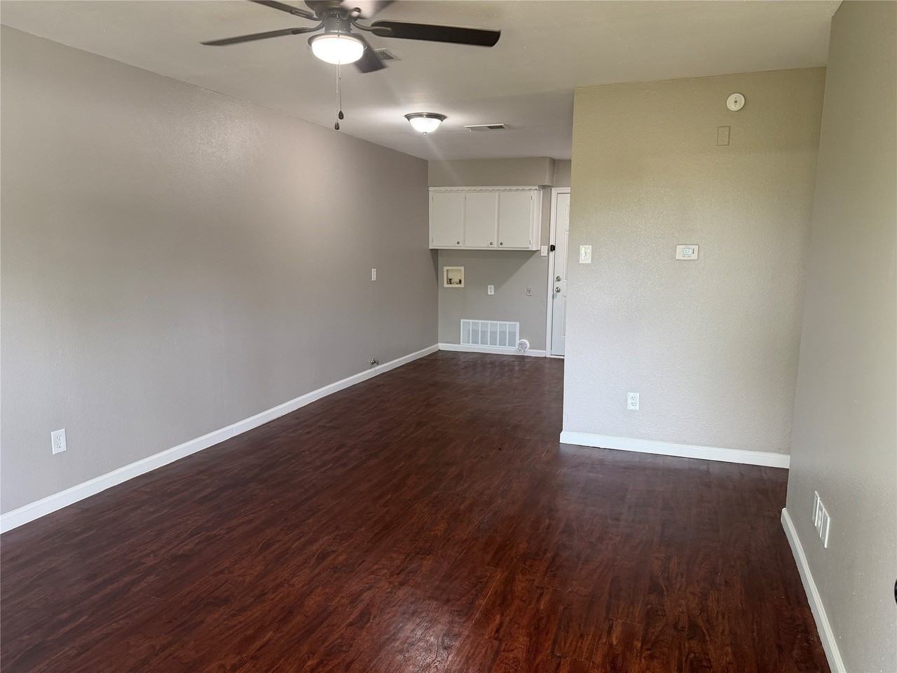 412 Conveyor Dr