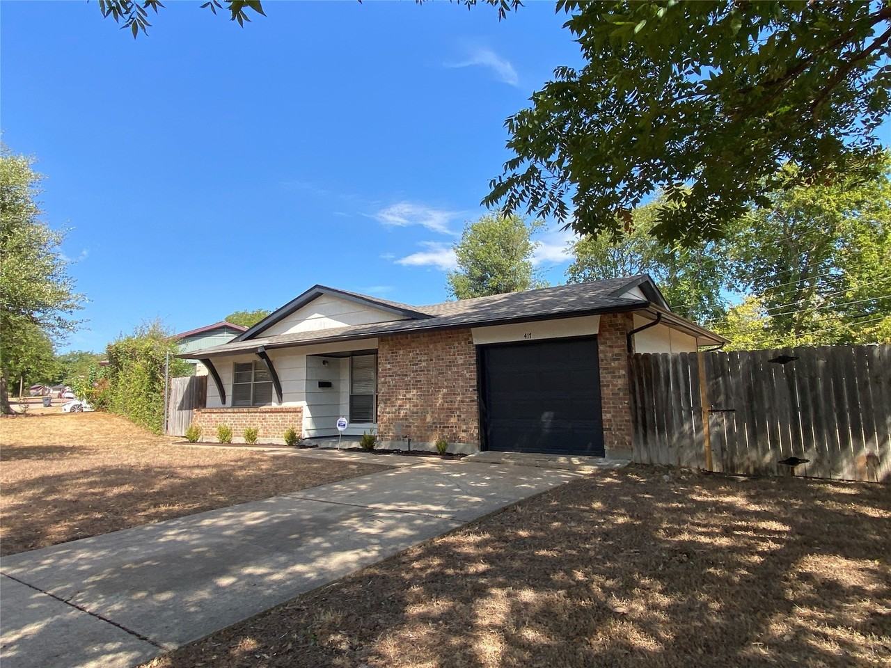 417 Goldwood Dr - Photo 2 of 14