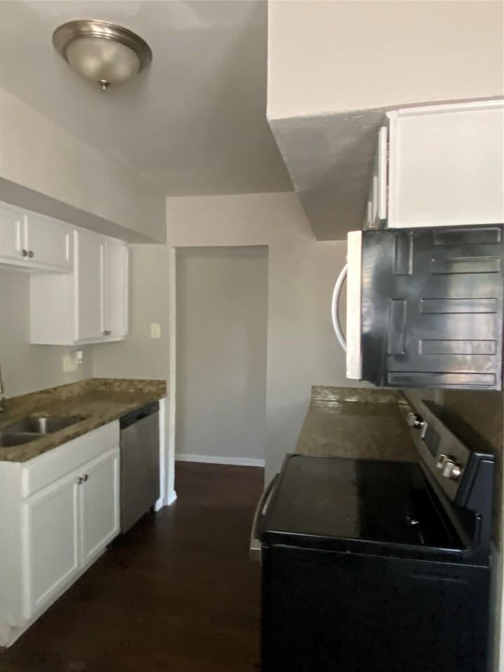 417 Goldwood Dr - Photo 6 of 14