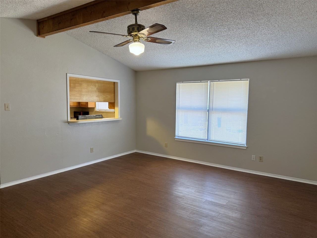 2212 Bernard St - Photo 7 of 19