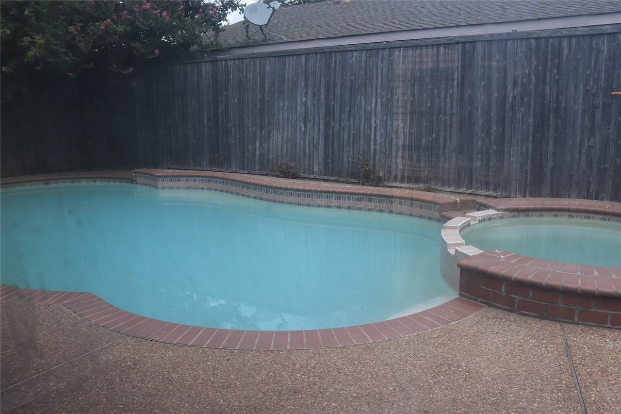 305 Centennial Blvd - Photo 3 of 22