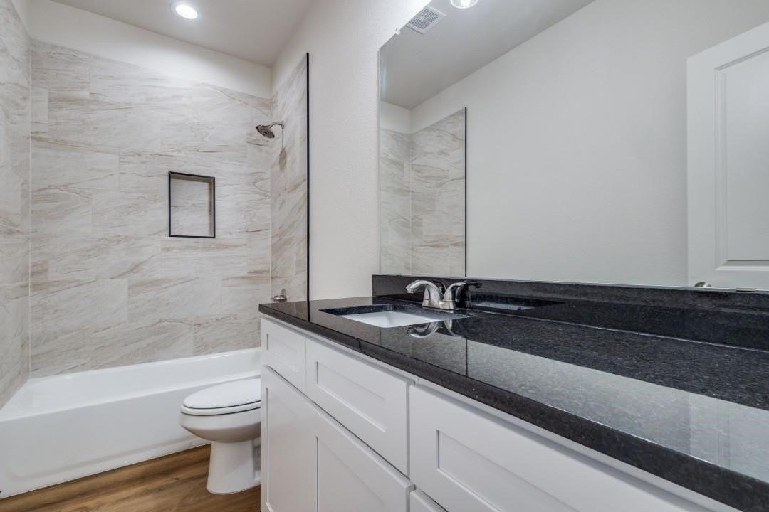 267 Jim Walter Dr - Photo 3 of 12