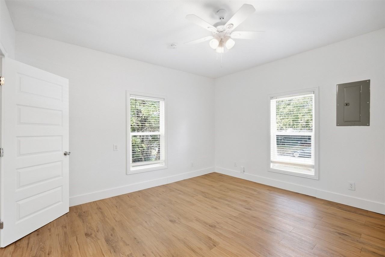 2222 W Bond St - Photo 7 of 17