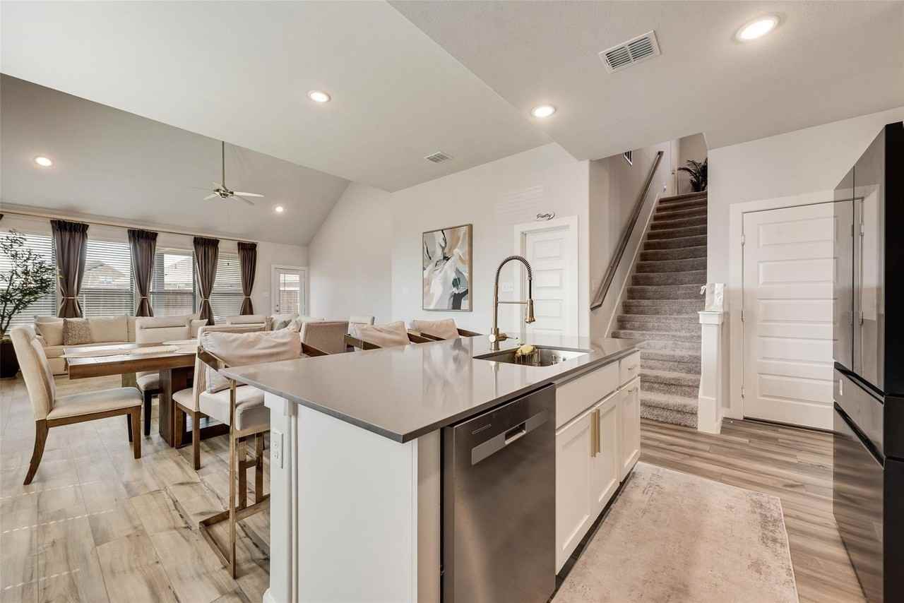 1201 Cinco Treaty Trl - Photo 5 of 27