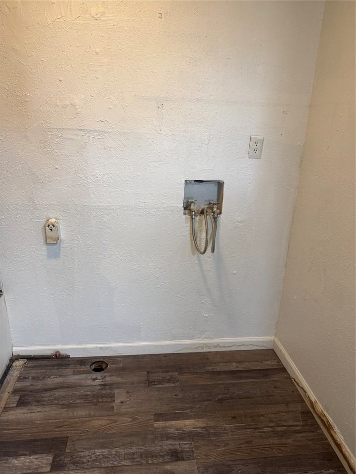 2715 S 2nd St - Photo 3 of 10
