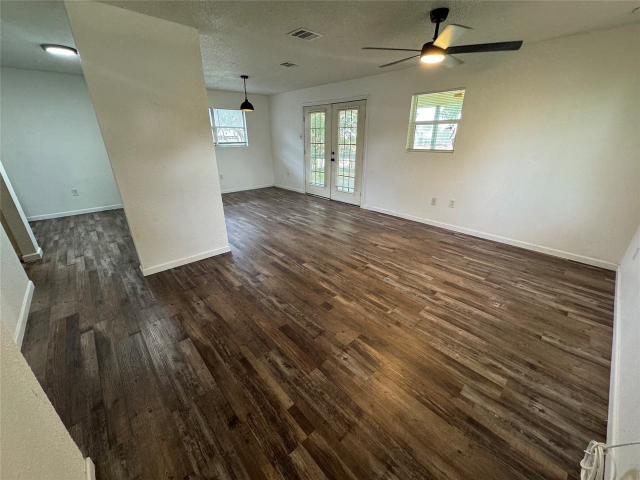 2715 S 2nd St - Photo 7 of 10