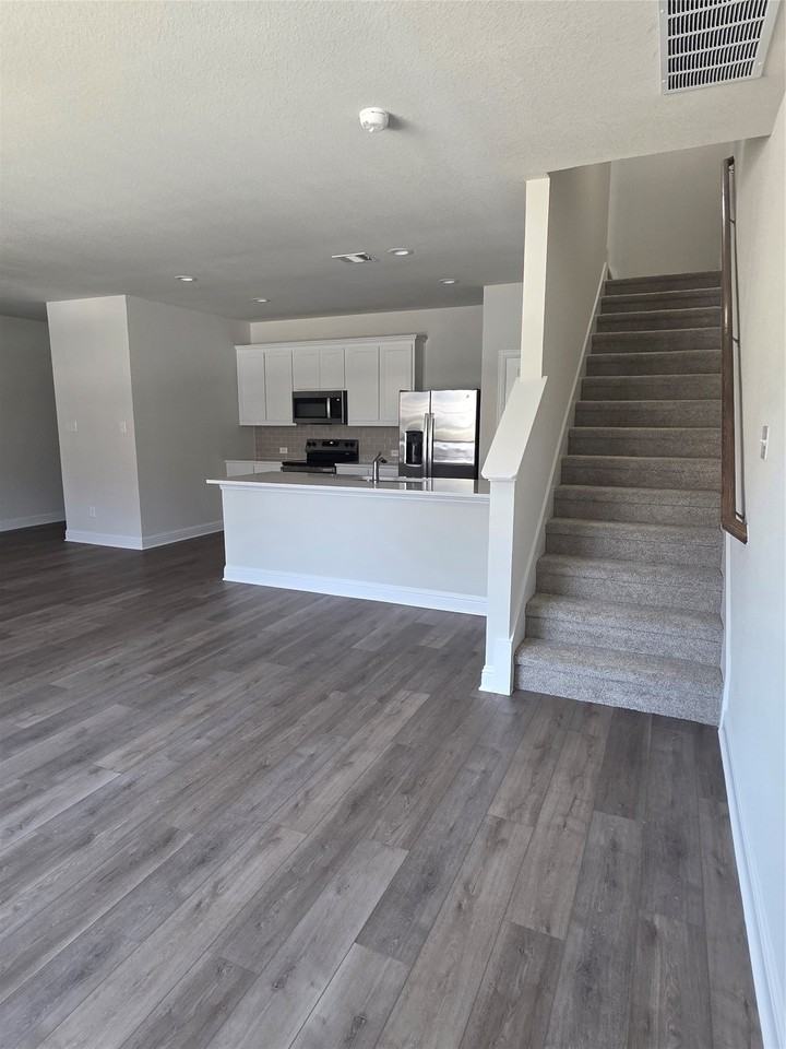 6914 Yellow Hammer Way - Photo 4 of 7