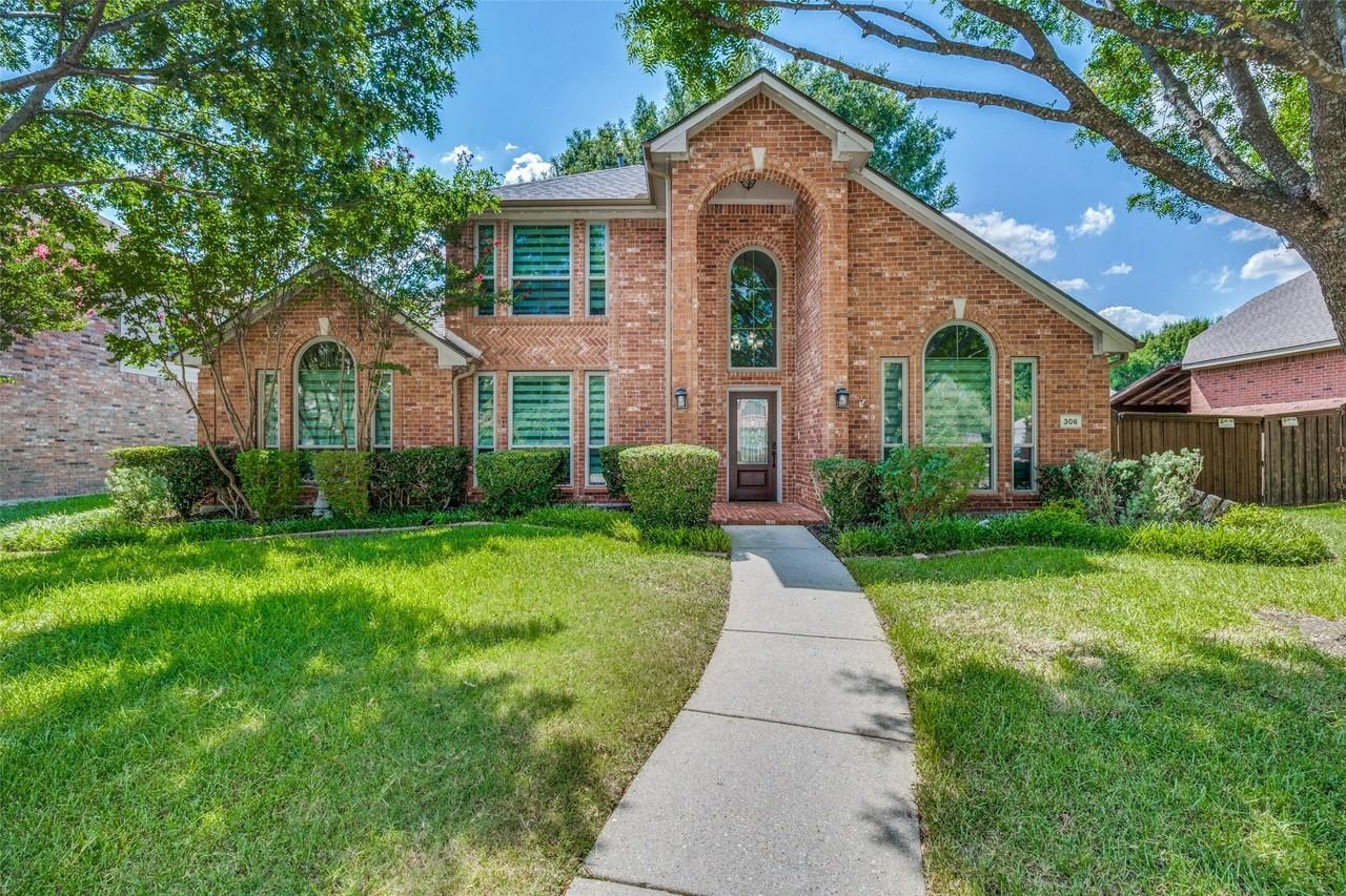 306 Tustin Ct - Photo 2 of 27