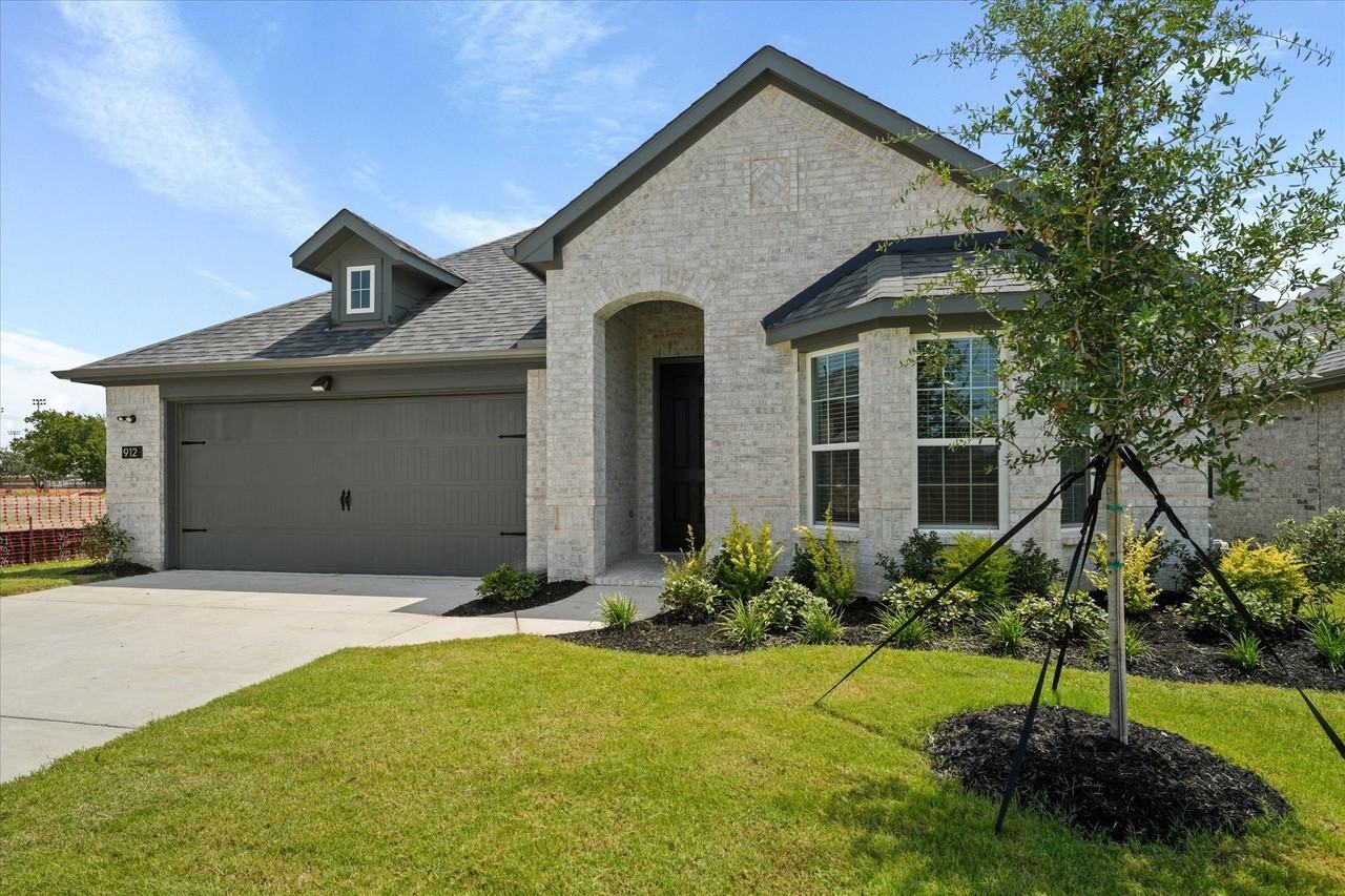 912 Lido Ln - Photo 2 of 30