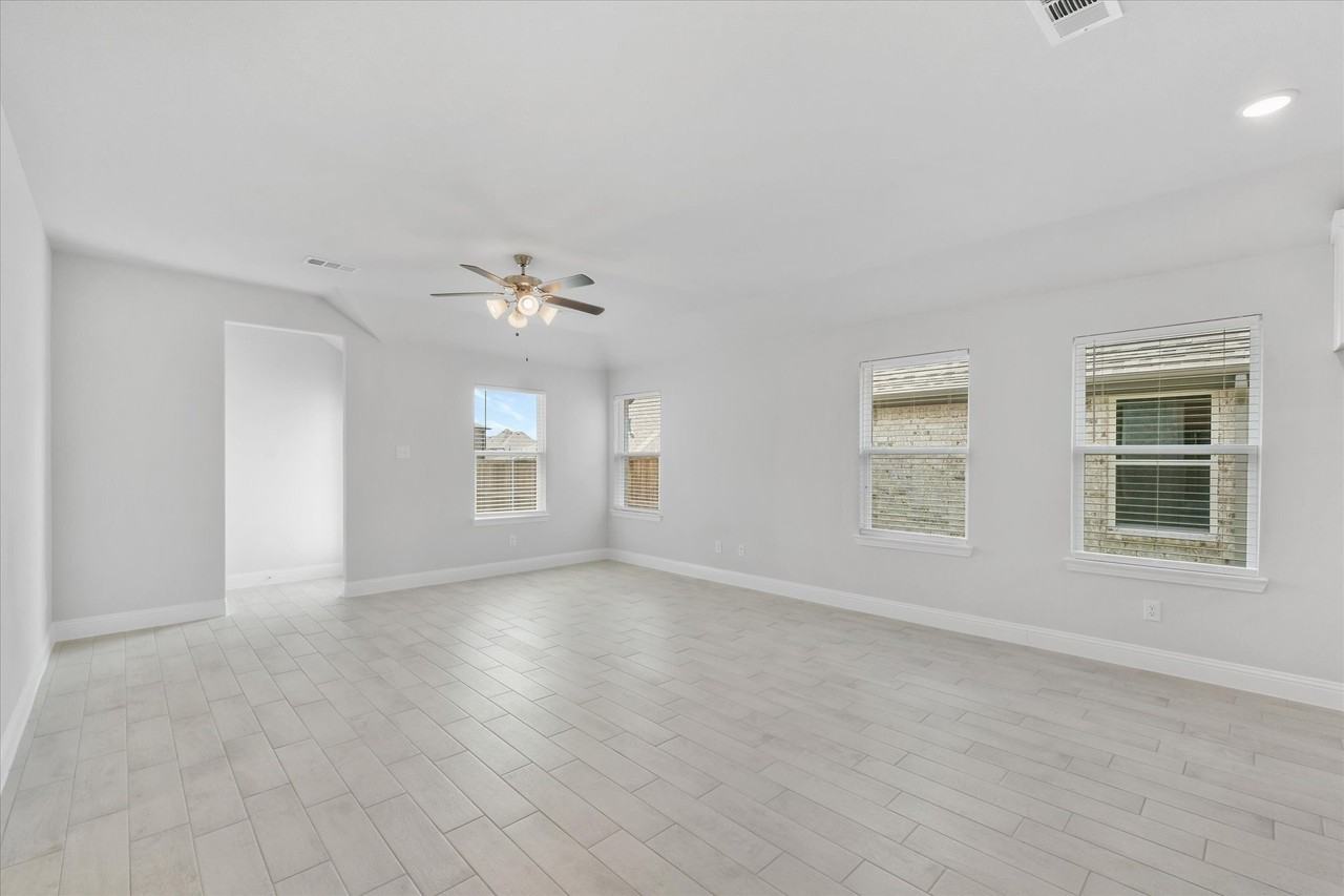 912 Lido Ln - Photo 4 of 30