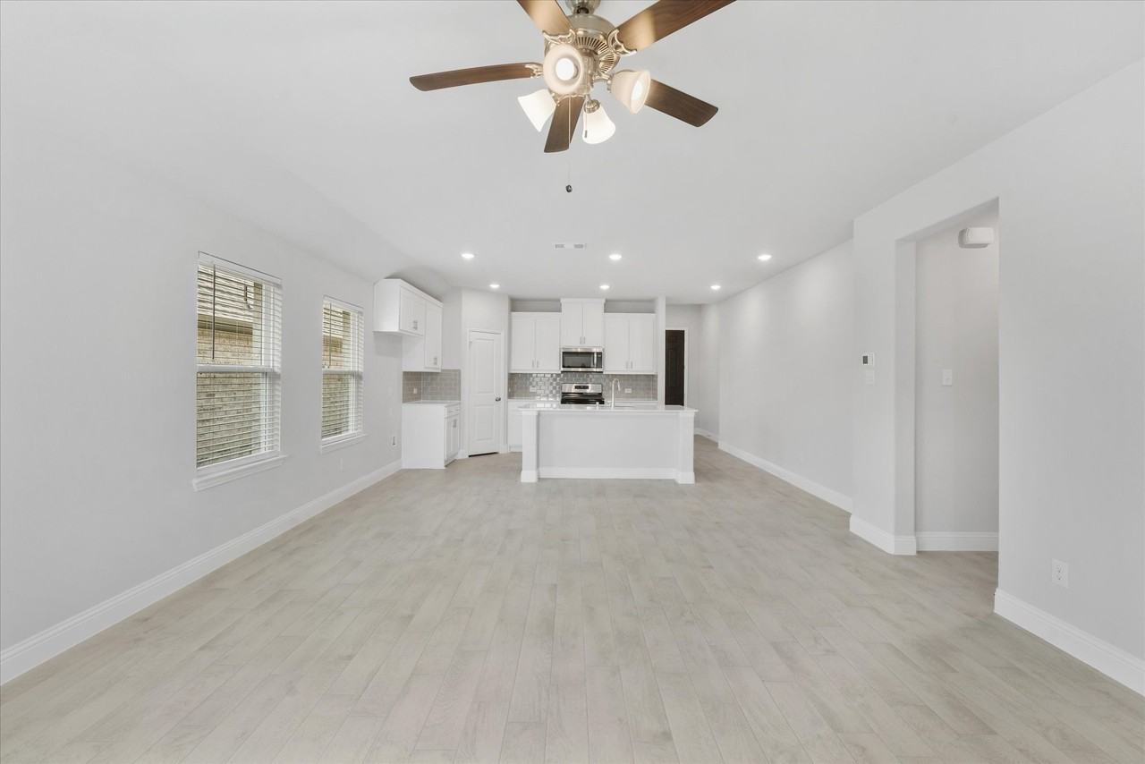 912 Lido Ln - Photo 5 of 30