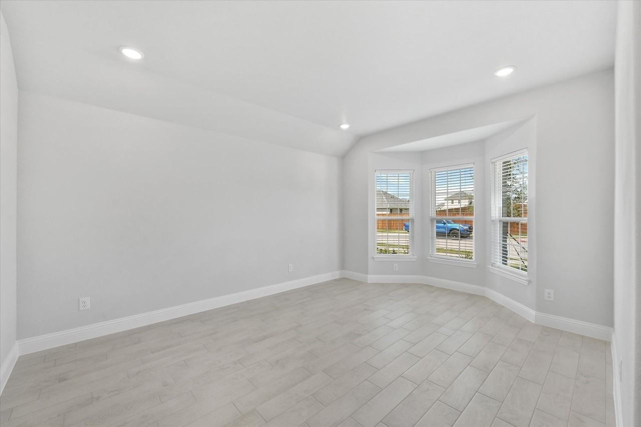 912 Lido Ln - Photo 6 of 30