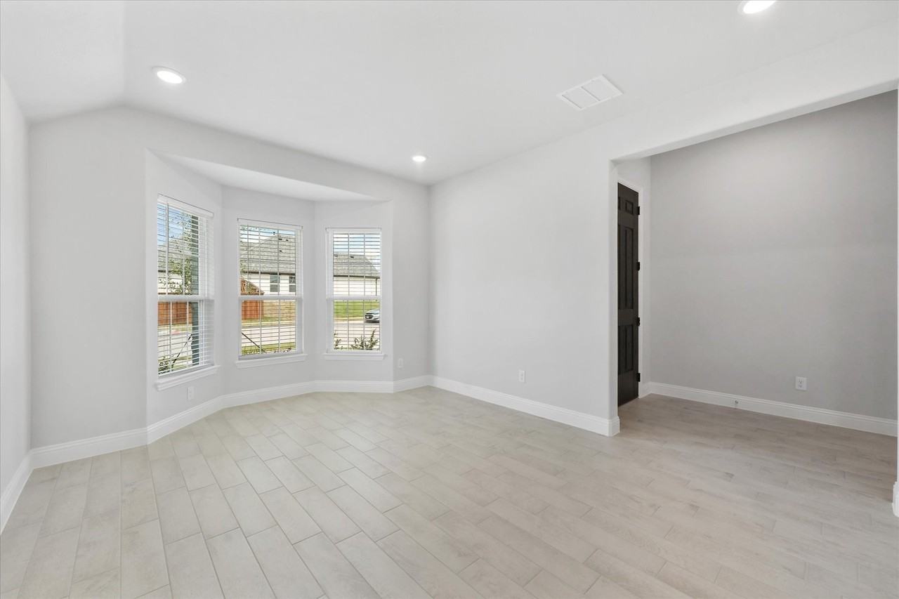 912 Lido Ln - Photo 7 of 30
