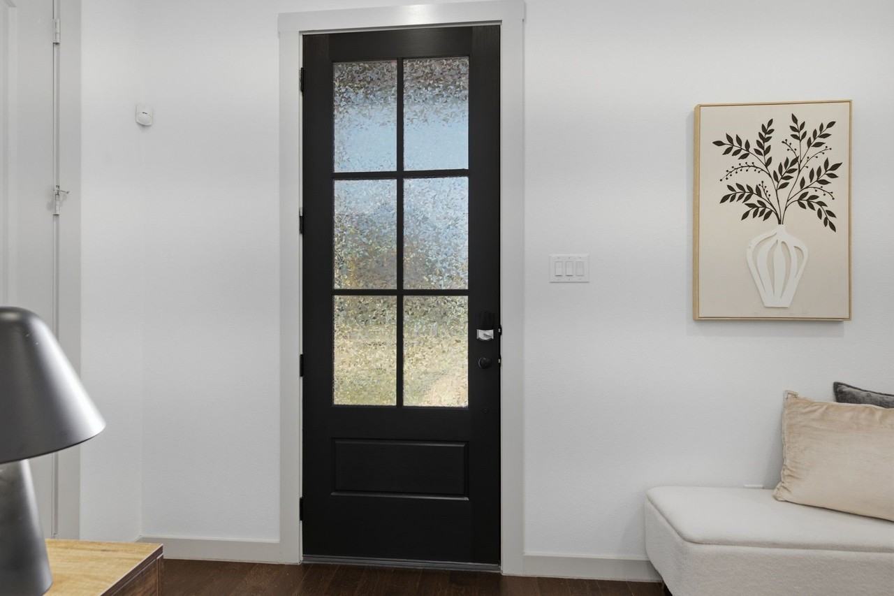 2221 Lasso Ln - Photo 6 of 30
