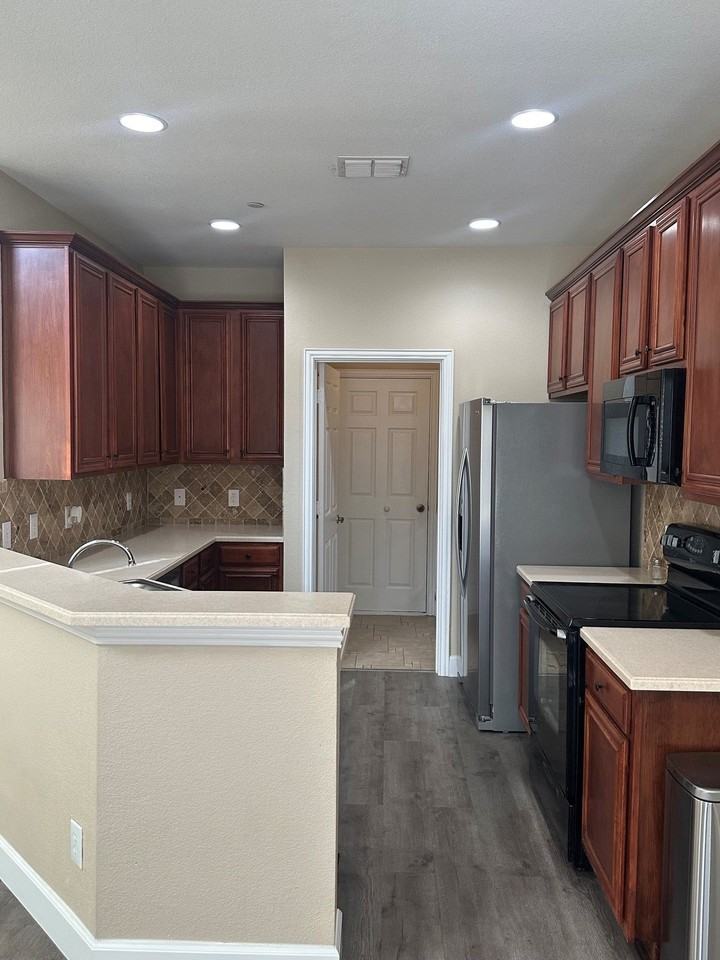 8720 Bigelow Dr - Photo 5 of 17