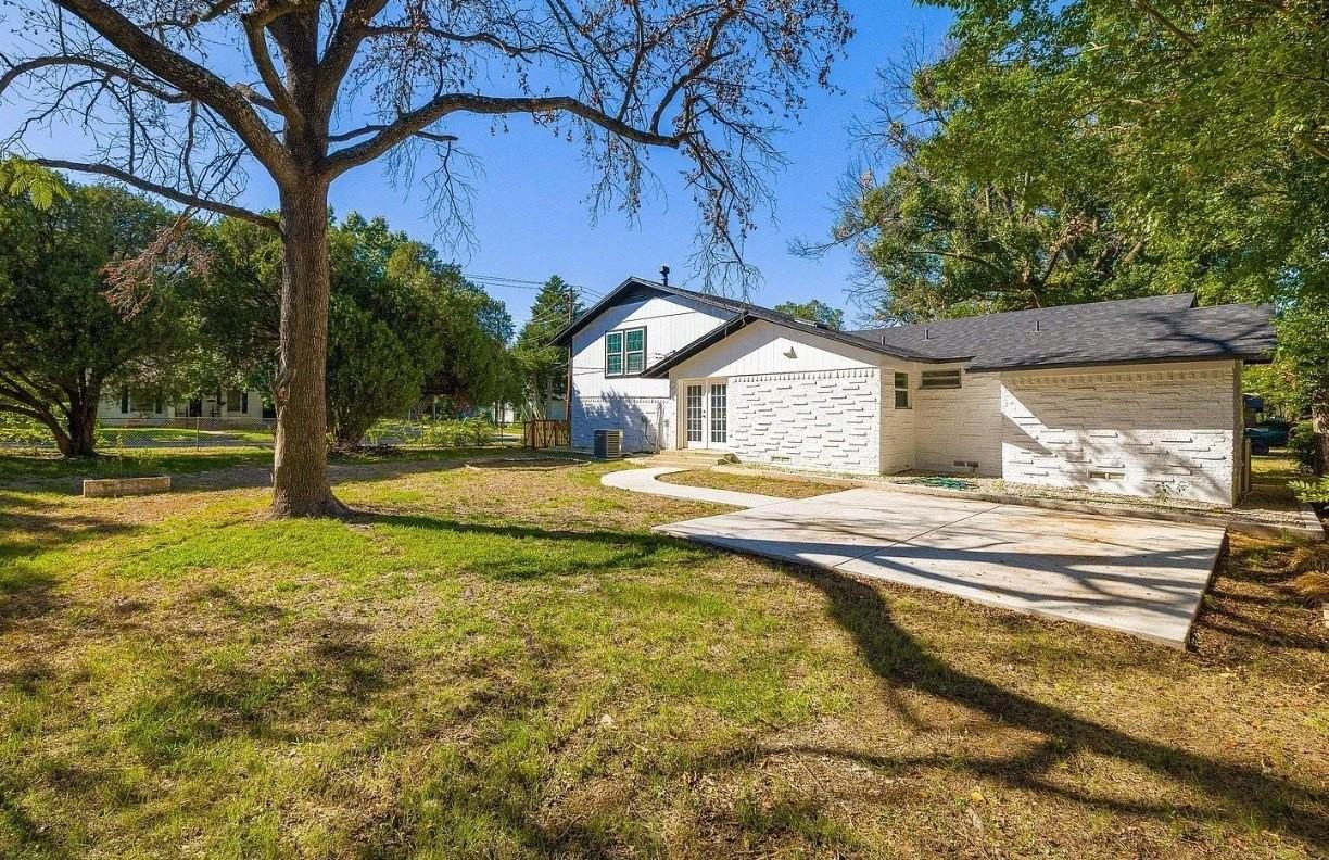 1324 Killian Dr - Photo 3 of 36