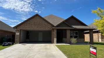 featured image of 1004 Hardaway Ln