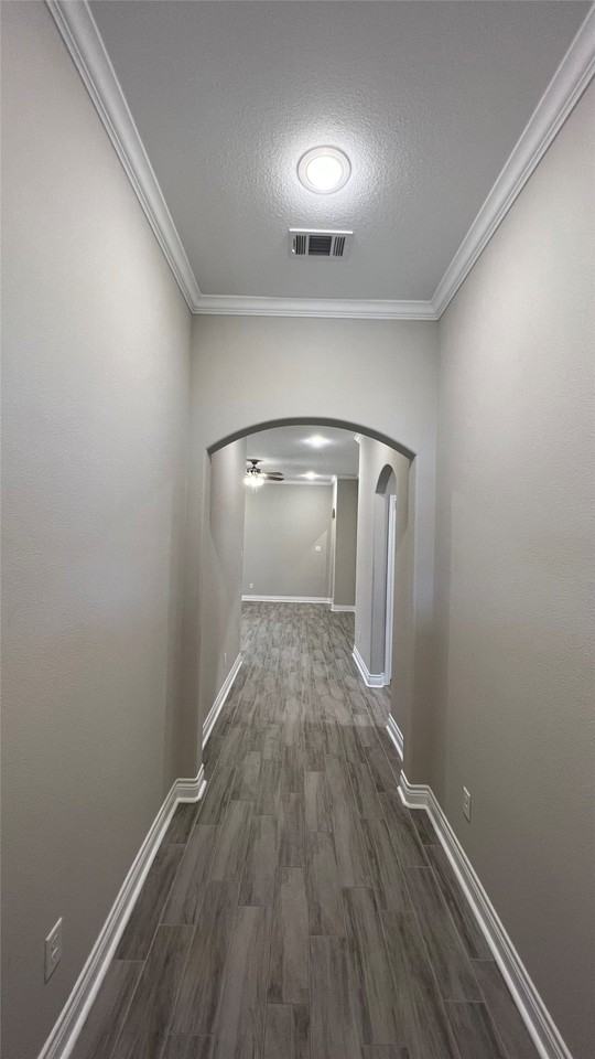 1004 Hardaway Ln - Photo 2 of 12