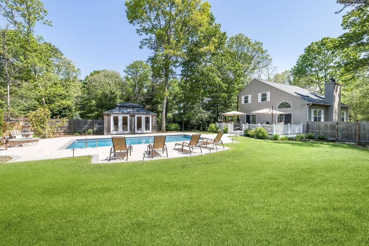 61 Barnes Ave - Photo 4 of 19