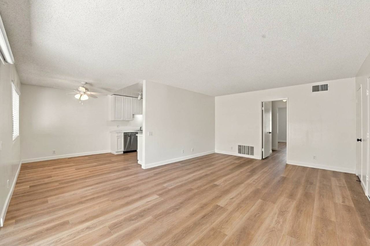 117 W Avenida De Los Arboles #165 - Photo 2 of 48