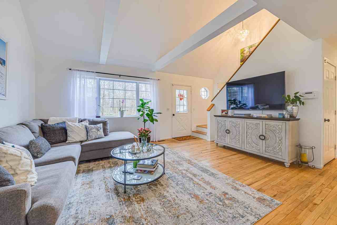 71 Hampton Rd - Photo 2 of 20