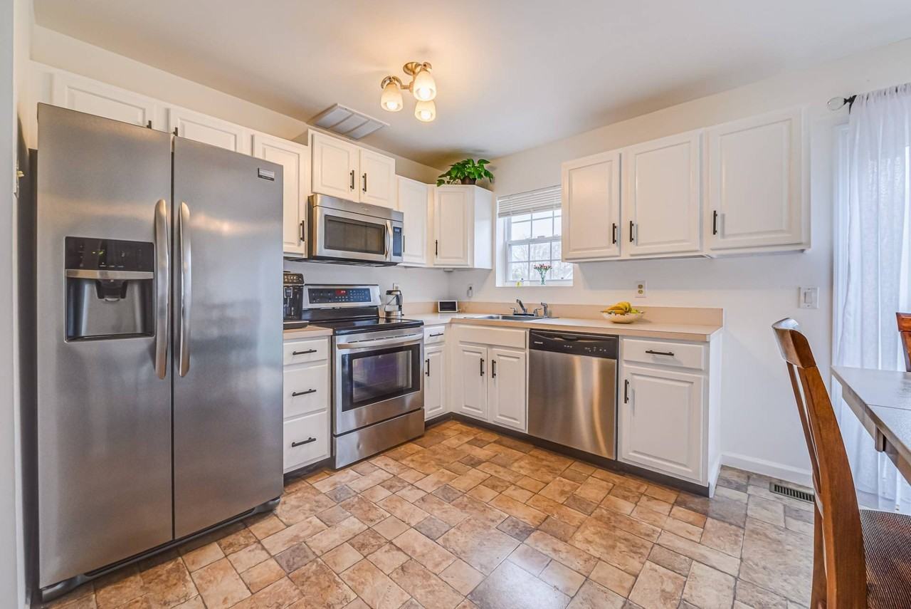 71 Hampton Rd - Photo 5 of 20