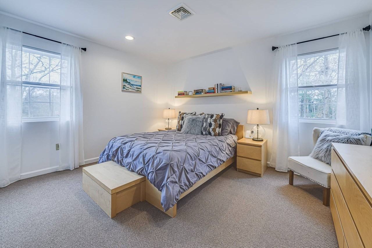 71 Hampton Rd - Photo 7 of 20