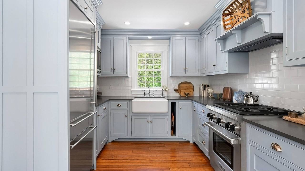 306 Madison St - Photo 5 of 12
