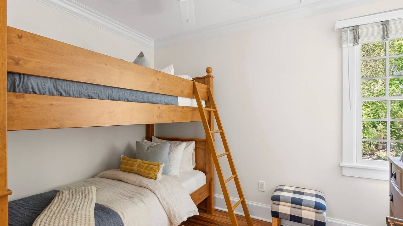306 Madison St - Photo 7 of 12